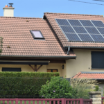 The Advantages of Solar Hybrid Invertersin Modern Homes