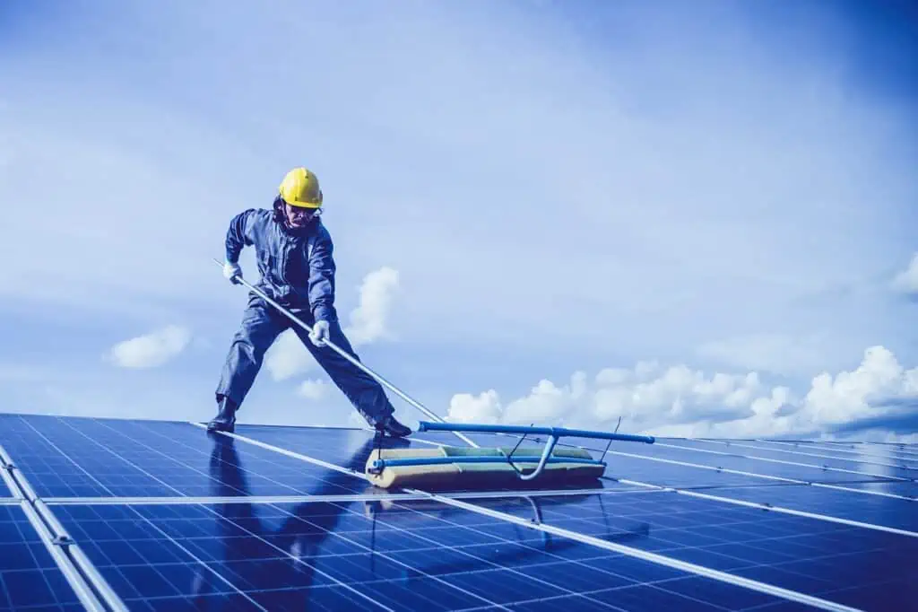 The Benefits of Hiring a Professional Solar Contractor