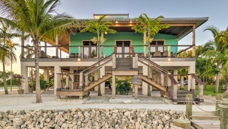 Investing in a Luxury Beach House: What You Need to Know